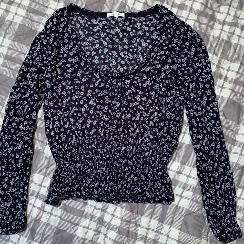 Maurice’s navy blue shirt